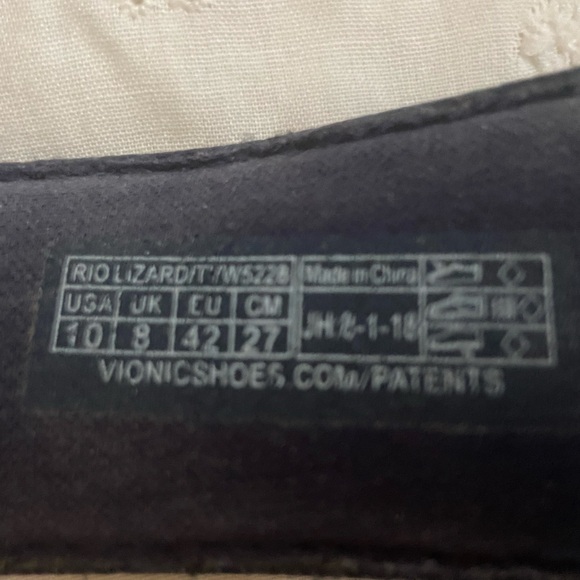 Vionic Rio Lizard navy blue slip on sandal. - Picture 11 of 12